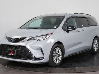 2023 Toyota Sienna - Photo 1
