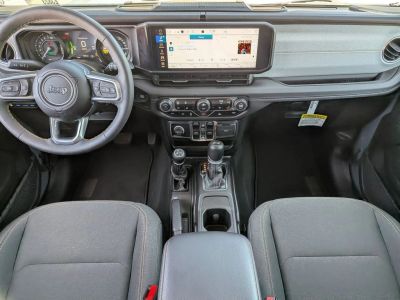 2024 Jeep Wrangler - Photo 21
