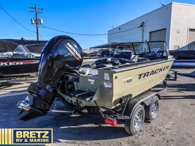 2026 TRACKER Targa - Photo 9