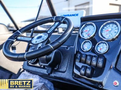 2026 TRACKER Targa - Photo 14