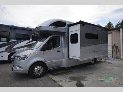 2025 Winnebago Navion - Photo 3