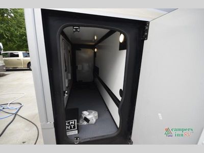 2025 Winnebago Navion - Photo 10