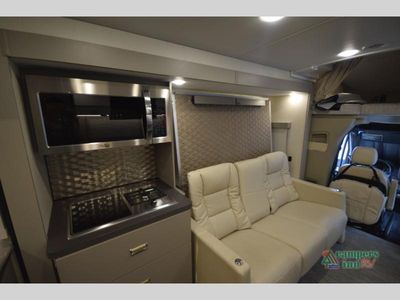 2025 Winnebago Navion - Photo 44