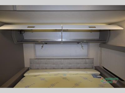 2025 Winnebago Navion - Photo 41
