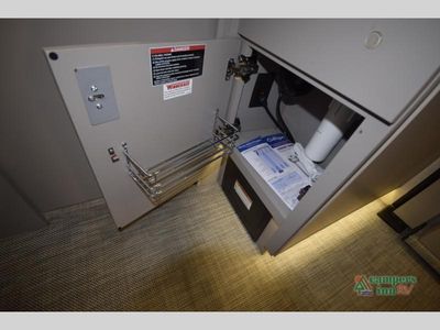 2025 Winnebago Navion - Photo 33