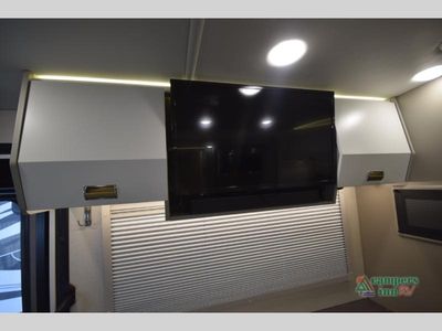 2025 Winnebago Navion - Photo 22