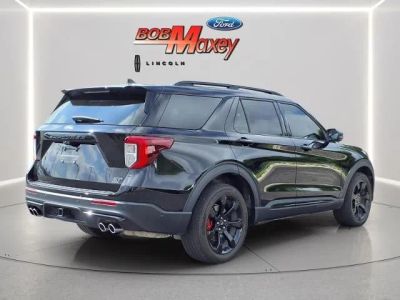 2022 Ford Explorer — interior view