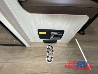 2025 Forest River RV Grand Surveyor - Photo 29