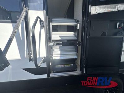 2025 Forest River RV Grand Surveyor - Photo 15