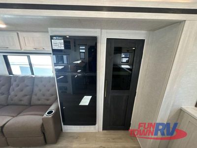 2025 Forest River RV Grand Surveyor - Photo 23