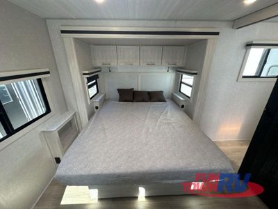 2025 Forest River RV Grand Surveyor - Photo 37
