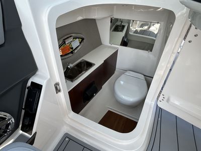 2025 Chaparral 2870 SSX - Photo 20