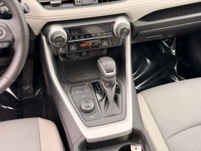2021 Toyota RAV4 Hybrid - Photo 17
