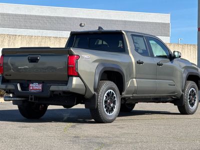 2026 Toyota Tacoma - Photo 2