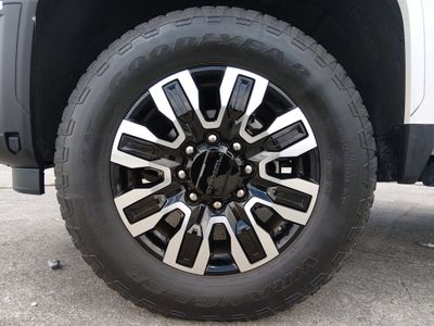 2024 GMC Sierra 3500HD - Photo 10