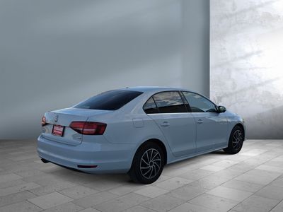 2017 Volkswagen Jetta — detail view