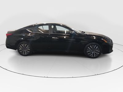 2025 Nissan Altima - Photo 8