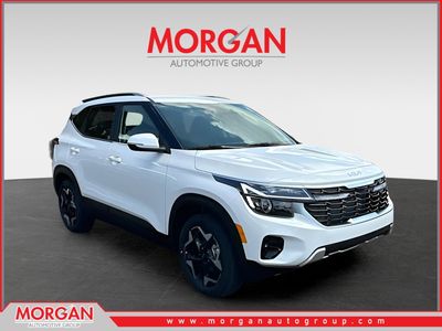 2026 Kia Seltos EX in White — front three-quarter view