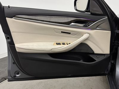 2017 BMW 5 Series - Photo 11