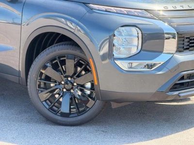 2026 Mitsubishi Outlander — side profile view