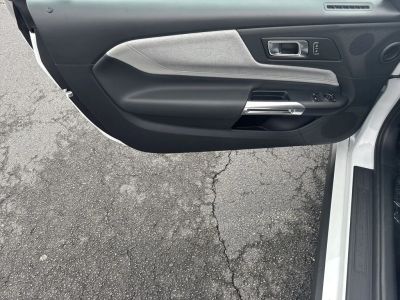2025 Ford Mustang - Photo 10