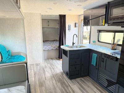2026 Coachmen RV Apex Ultra-Lite — photo 10 view