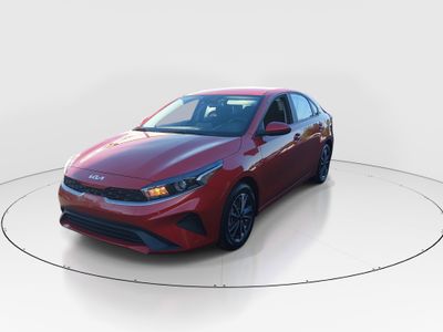 2024 Kia Forte - Photo 3