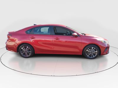 2024 Kia Forte - Photo 8
