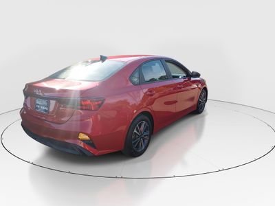 2024 Kia Forte - Photo 7