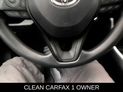 2025 Toyota RAV4 XLE - Photo 30