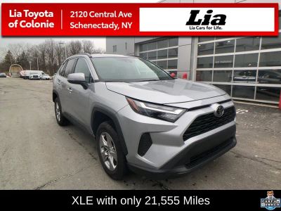 2025 Toyota RAV4 XLE - Photo 2