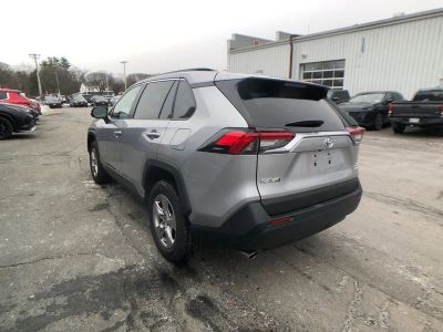 2025 Toyota RAV4 XLE - Photo 6