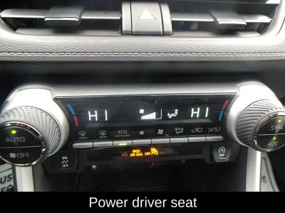 2025 Toyota RAV4 XLE - Photo 22