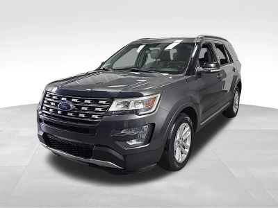 2017 Ford Explorer — interior view