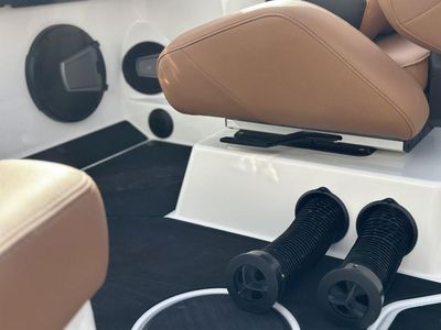 2025 Axis Wake Research T220 - Photo 15