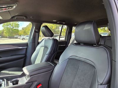 2026 Jeep Grand Cherokee — photo 11 view