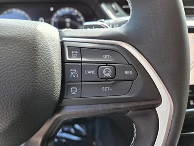 2026 Jeep Grand Cherokee — photo 18 view