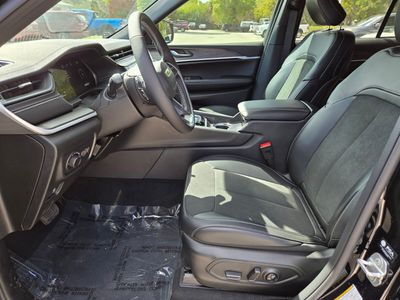 2026 Jeep Grand Cherokee — photo 12 view