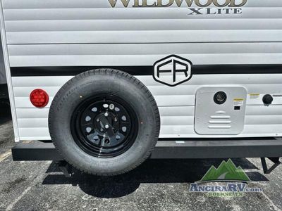 2025 Forest River RV Wildwood X-Lite - Photo 32