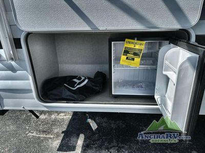 2025 Forest River RV Wildwood X-Lite - Photo 34