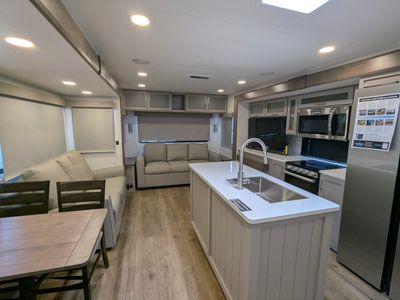 2026 Alliance RV Avenue — photo 10 view