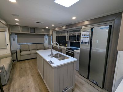 2026 Alliance RV Avenue — photo 21 view