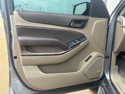 2019 Chevrolet Suburban - Photo 6