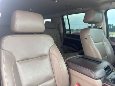 2019 Chevrolet Suburban - Photo 16