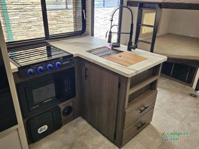 2027 Forest River Westbrook Luxury — photo 15 view