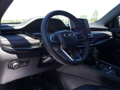2024 Jeep Compass - Photo 13
