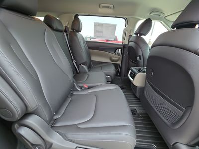 2026 Kia Carnival — photo 14 view