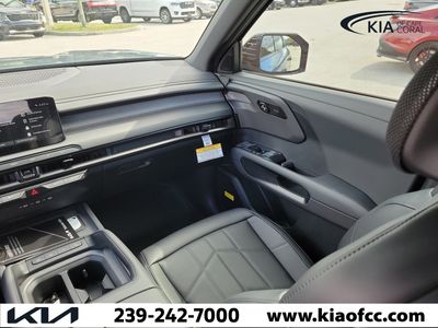 2027 Kia Telluride Hybrid - Photo 19