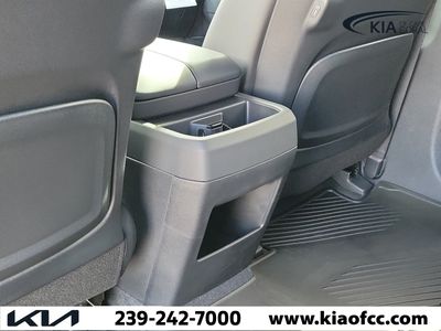 2027 Kia Telluride Hybrid - Photo 14