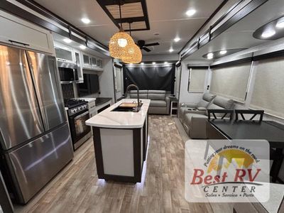 2026 CrossRoads RV Hampton - Photo 14